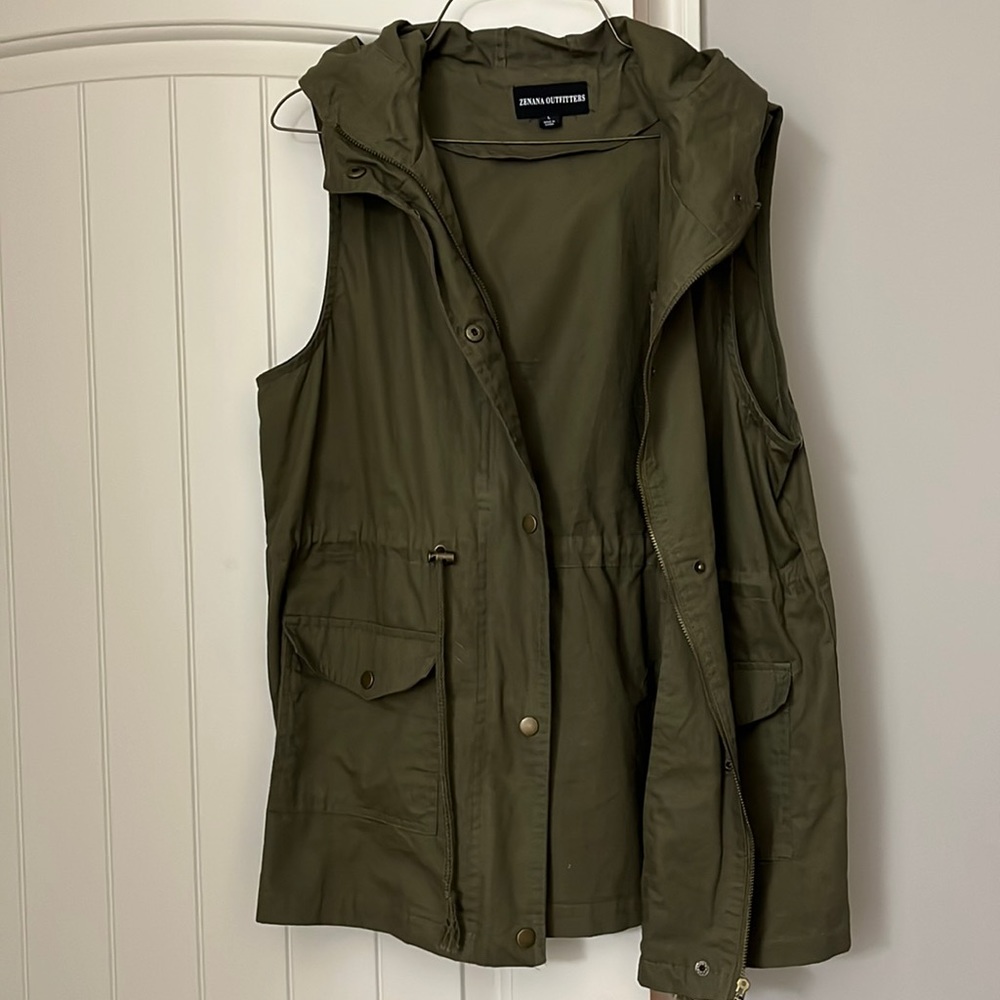 Army green cargo vest